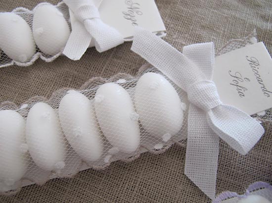 Sacchetto bianco confetti bomboniera matrimonio art 55126 