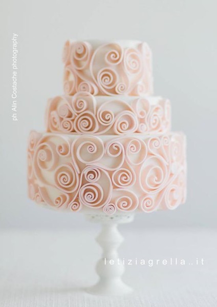 torta matrimonio con decorazioni quilling rosa