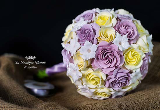 Bouquet sposa lillà giallo con rose stefanotis gelsomino madagascar